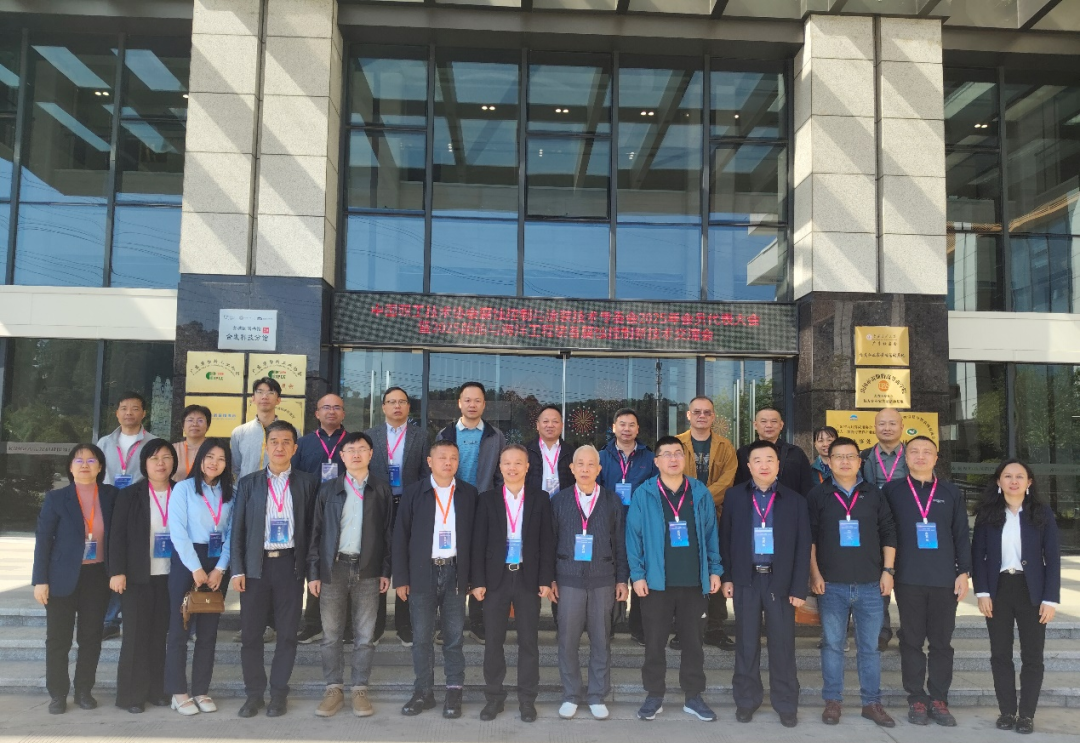 28c053ce91c7d32bf75e6ac7364d3108.png 28c053ce91c7d32bf75e6ac7364d3108.png